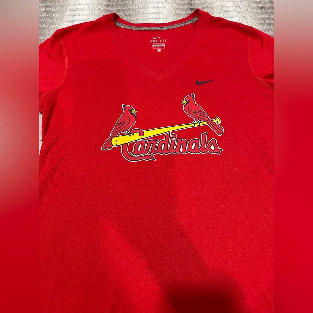 Nike St Louis Cardinals women's V neck tee Size Large